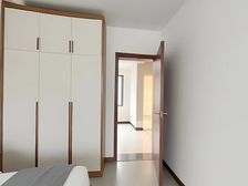 升龙国际,精装东南向两居室!交通便利,满五年V一