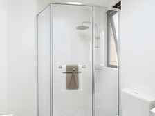 精装两房,业主诚心卖,位置好配套好物业好